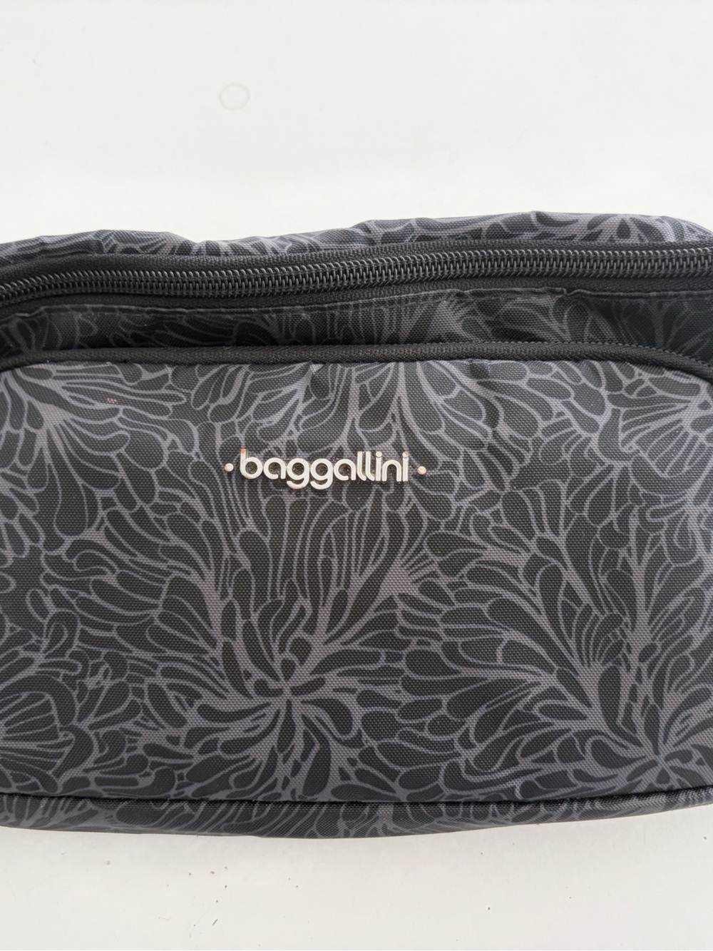 Baggallini Gray Black Floral Waist Bag
